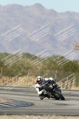 media/Dec-01-2025-Moto Forza (Mon) [[2daa91e15f]]/2-Intermediate Group/Session 3 (Turn 3)/